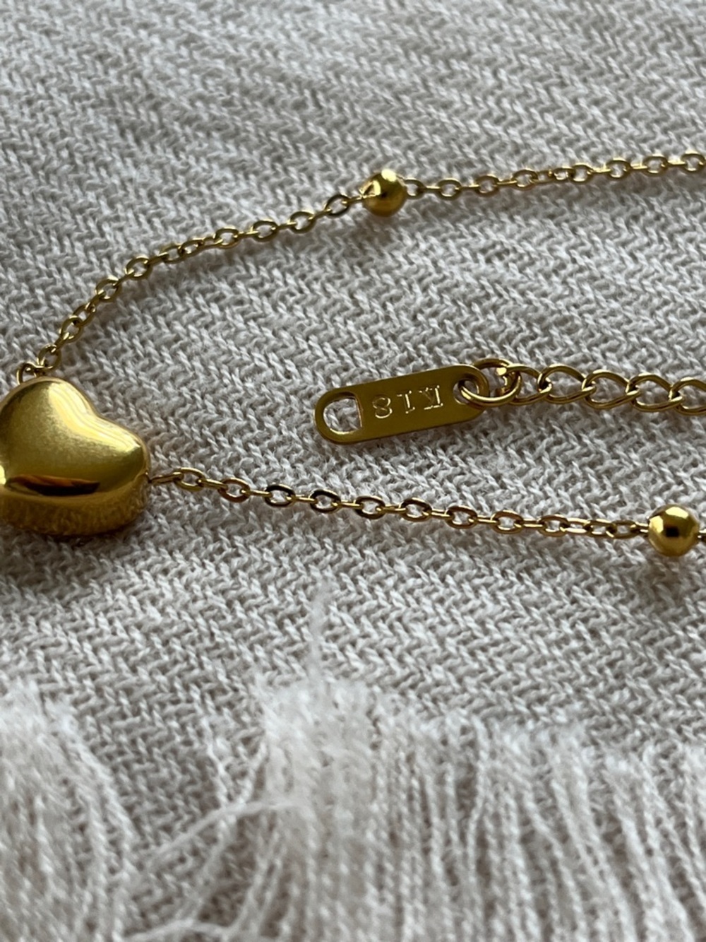 Heart Pendant Necklace in Gold , tag says k18don’t know if this is true